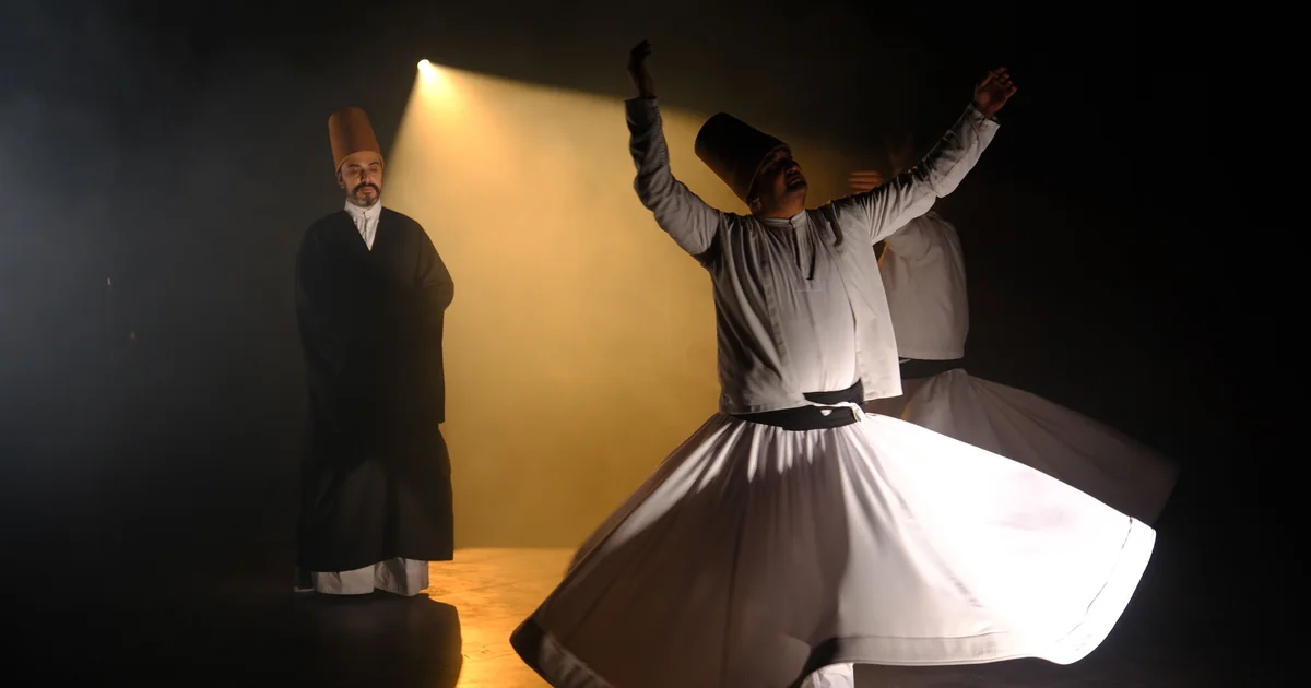 旋回舞踊セマーを解説 | Dervish Dinner Istanbul